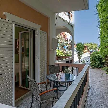 Elena Seafront Luxury * Almirida