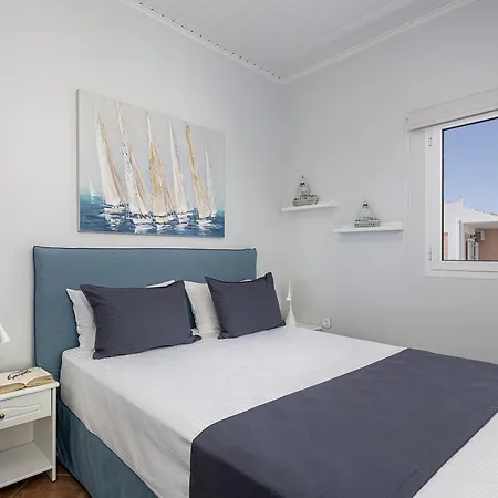 Elena Seafront Luxury Apartament *