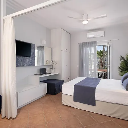 Elena Seafront Luxury Apartament *