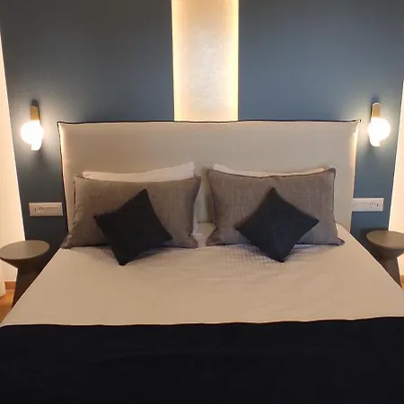 Elena Seafront Luxury * Almirida